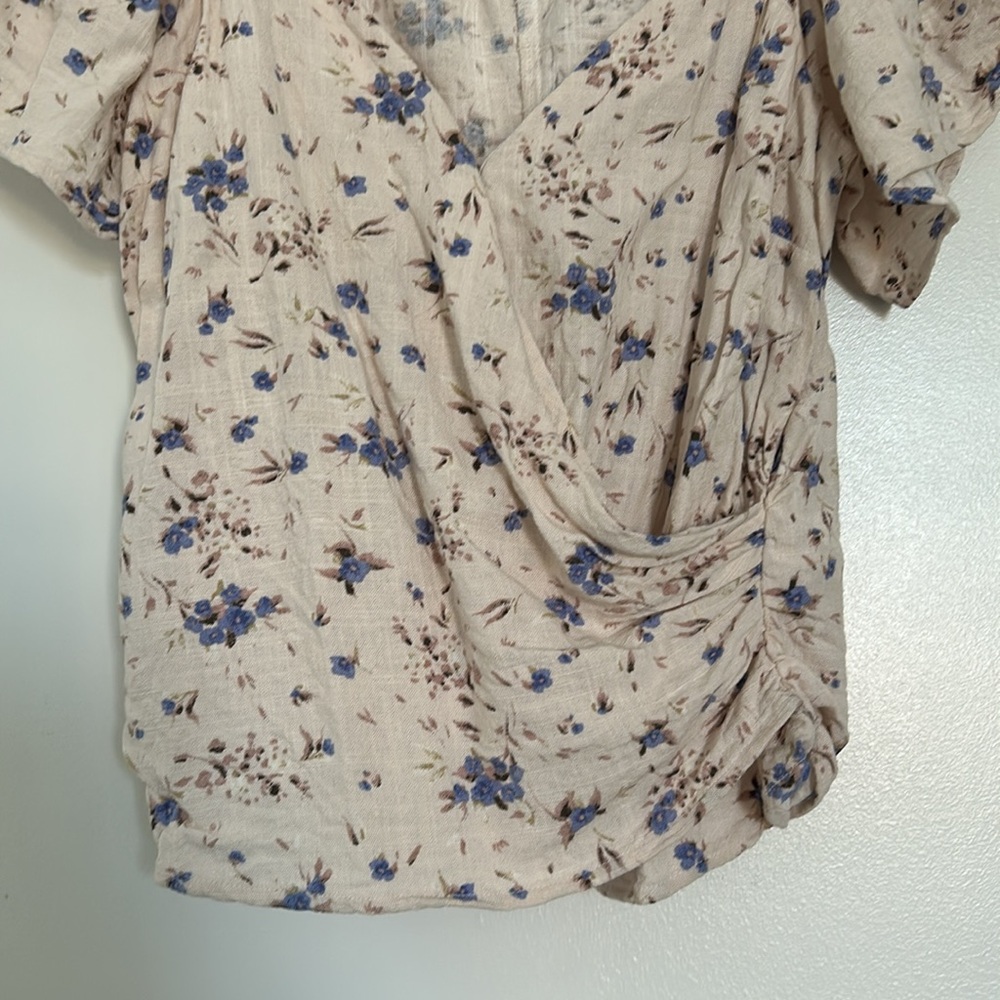 Astr Flutter Sleeve Faux Wrap Top, Medium Nwot - image 6